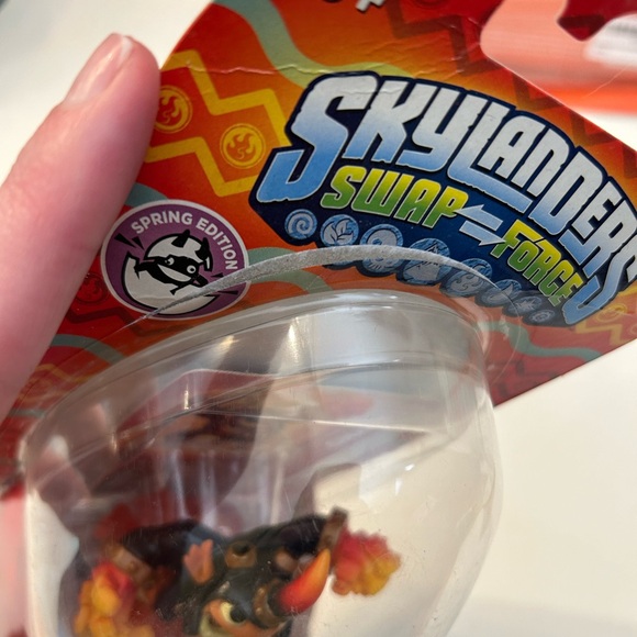 New damaged box Skylanders Swap Force Limited Spring Edition Fryno egg figure - Picture 4 of 4